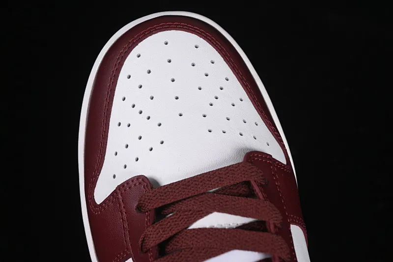 All categories Nk SB Dunk series Nk SB Dunk Low low-top sneakers Nike SB Dunk Low burgundy low-top casual sneakers DV0833-115